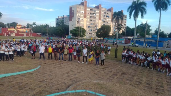 Acto en la plaza Camilo Cienfuegos