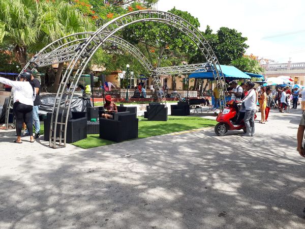 Feria agroindustial en el Parque Martí