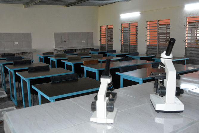Laboratorio de la escuela Escuela Pedagógica Raúl Corrales Fornos